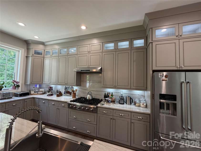 7902 Denbur Drive, Charlotte, NC 28215.  MLS# CAR4424339, YatesRealty ID 51706. 