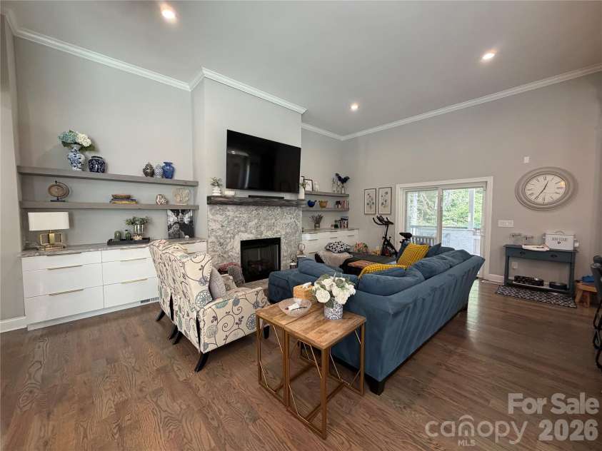 7902 Denbur Drive, Charlotte, NC 28215.  MLS# CAR4424339, YatesRealty ID 51706. 