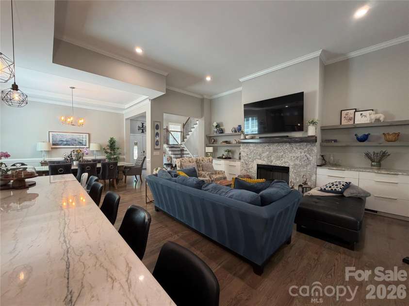 7902 Denbur Drive, Charlotte, NC 28215.  MLS# CAR4424339, YatesRealty ID 51706. 