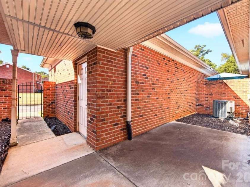 343 Liverpool Road, Rock Hill, SC 29730.  MLS# CAR4425811, YatesRealty ID 51707. 