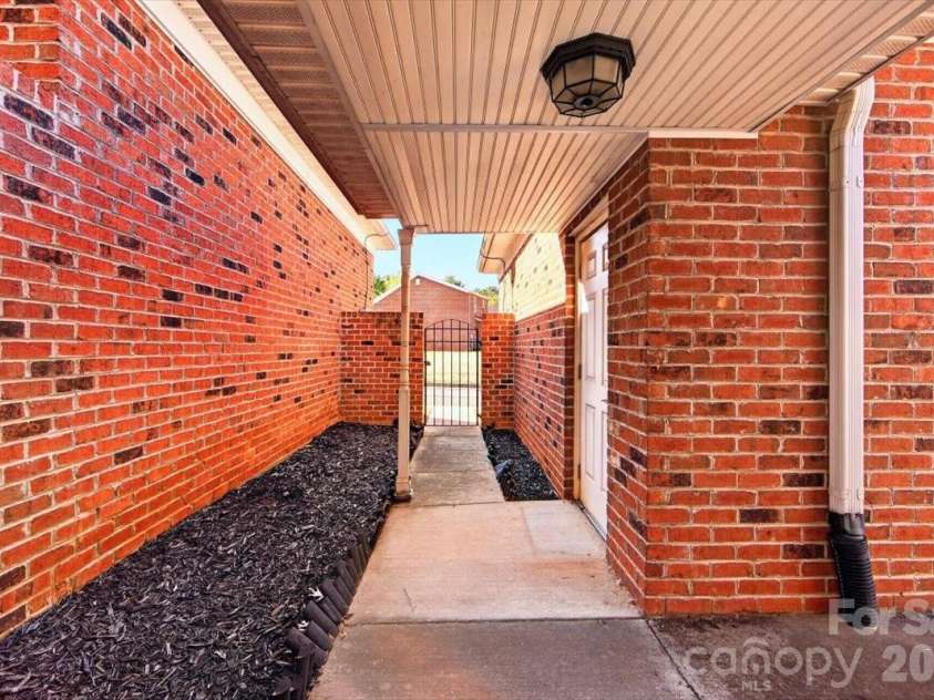 343 Liverpool Road, Rock Hill, SC 29730.  MLS# CAR4425811, YatesRealty ID 51707. 