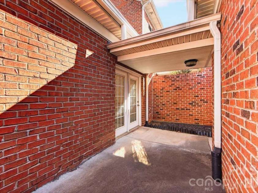 343 Liverpool Road, Rock Hill, SC 29730.  MLS# CAR4425811, YatesRealty ID 51707. 