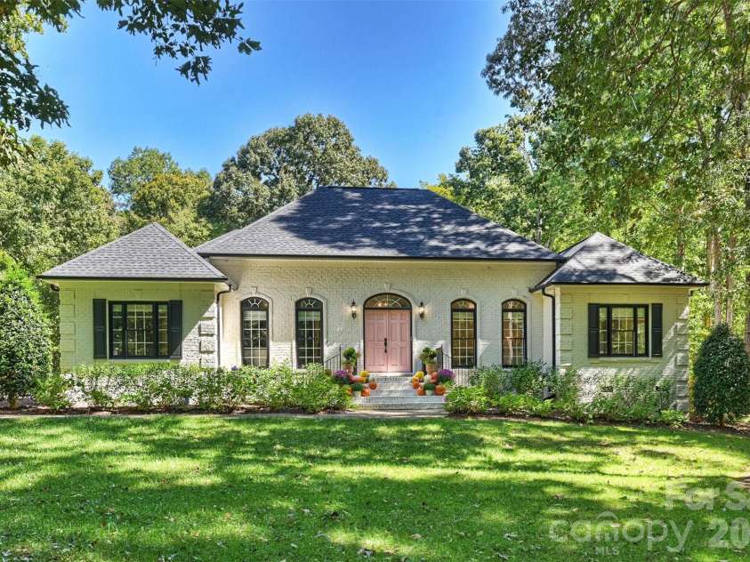 7501 Big Buck Trail, Waxhaw, NC 28173.  MLS# CAR4425295, YatesRealty ID 51709. 