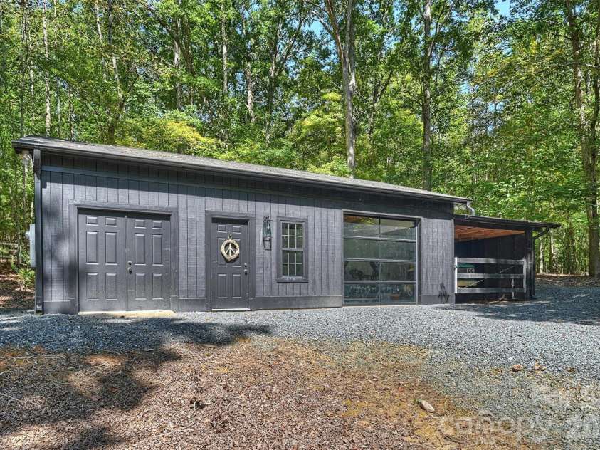 7501 Big Buck Trail, Waxhaw, NC 28173.  MLS# CAR4425295, YatesRealty ID 51709. 
