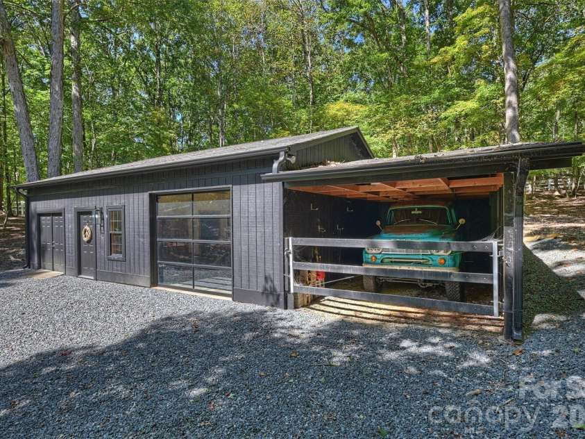 7501 Big Buck Trail, Waxhaw, NC 28173.  MLS# CAR4425295, YatesRealty ID 51709. 