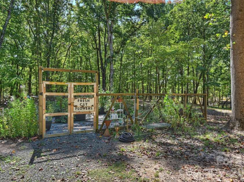 7501 Big Buck Trail, Waxhaw, NC 28173.  MLS# CAR4425295, YatesRealty ID 51709. 