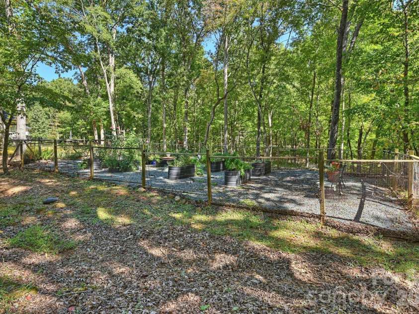 7501 Big Buck Trail, Waxhaw, NC 28173.  MLS# CAR4425295, YatesRealty ID 51709. 