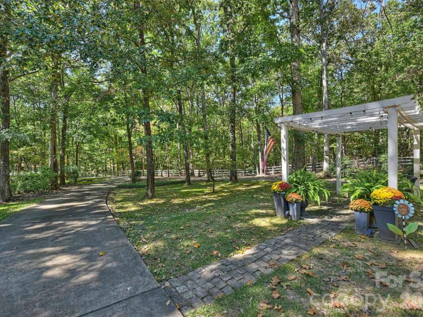 7501 Big Buck Trail, Waxhaw, NC 28173.  MLS# CAR4425295, YatesRealty ID 51709. 