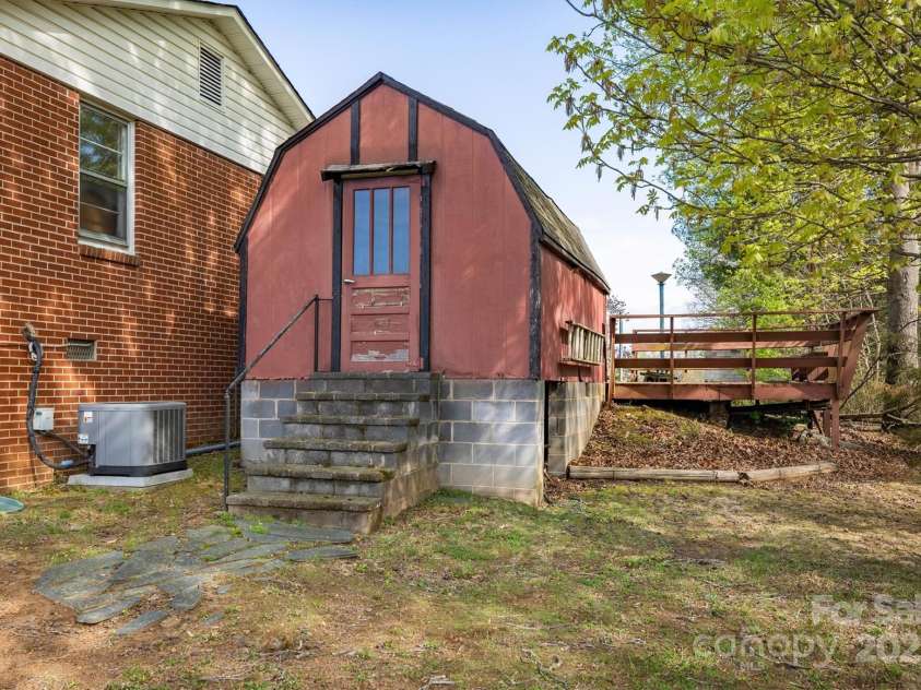 1052 Beech Street, Granite Falls, NC 28630.  MLS# CAR4228742, YatesRealty ID 5171. 