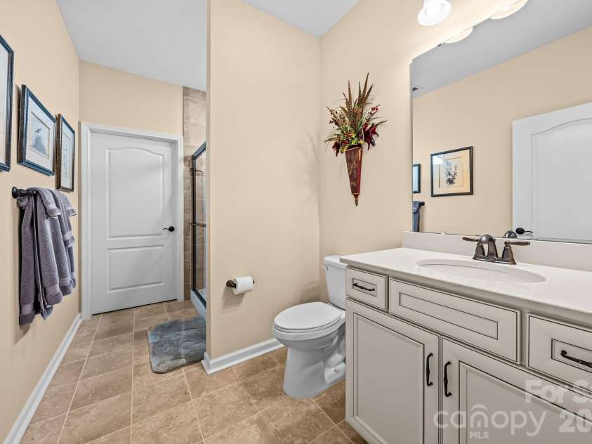 411 Haven Avenue, Fort Mill, SC 29715.  MLS# CAR4425938, YatesRealty ID 51714. Full bath and large walk in closet
