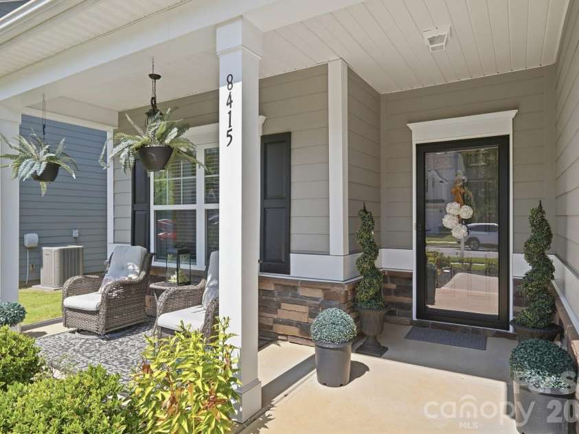 8415 Dumphries Drive, Huntersville, NC 28078.  MLS# CAR4424053, YatesRealty ID 51715. 