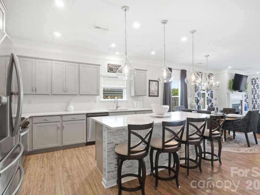 8415 Dumphries Drive, Huntersville, NC 28078.  MLS# CAR4424053, YatesRealty ID 51715. 