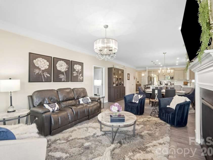 8415 Dumphries Drive, Huntersville, NC 28078.  MLS# CAR4424053, YatesRealty ID 51715. 