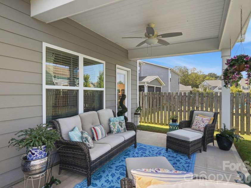 8415 Dumphries Drive, Huntersville, NC 28078.  MLS# CAR4424053, YatesRealty ID 51715. 