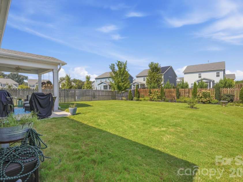 8415 Dumphries Drive, Huntersville, NC 28078.  MLS# CAR4424053, YatesRealty ID 51715. 