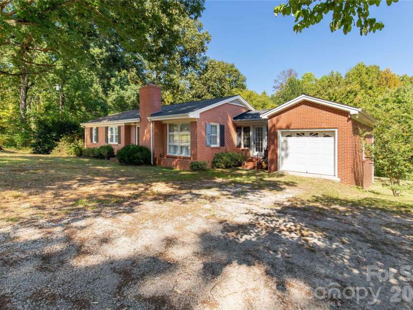 3667 Pageland Highway, Lancaster, SC 29720.  MLS# CAR4425882, YatesRealty ID 51716. 