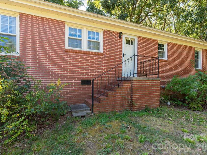 3667 Pageland Highway, Lancaster, SC 29720.  MLS# CAR4425882, YatesRealty ID 51716. 