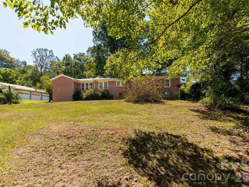 3667 Pageland Highway, Lancaster, SC 29720.  MLS# CAR4425882, YatesRealty ID 51716. 