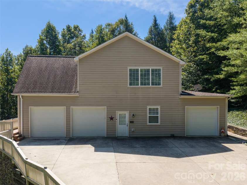 273 Cross Creek Drive, Marion, NC 28752.  MLS# CAR4426202, YatesRealty ID 51717. 