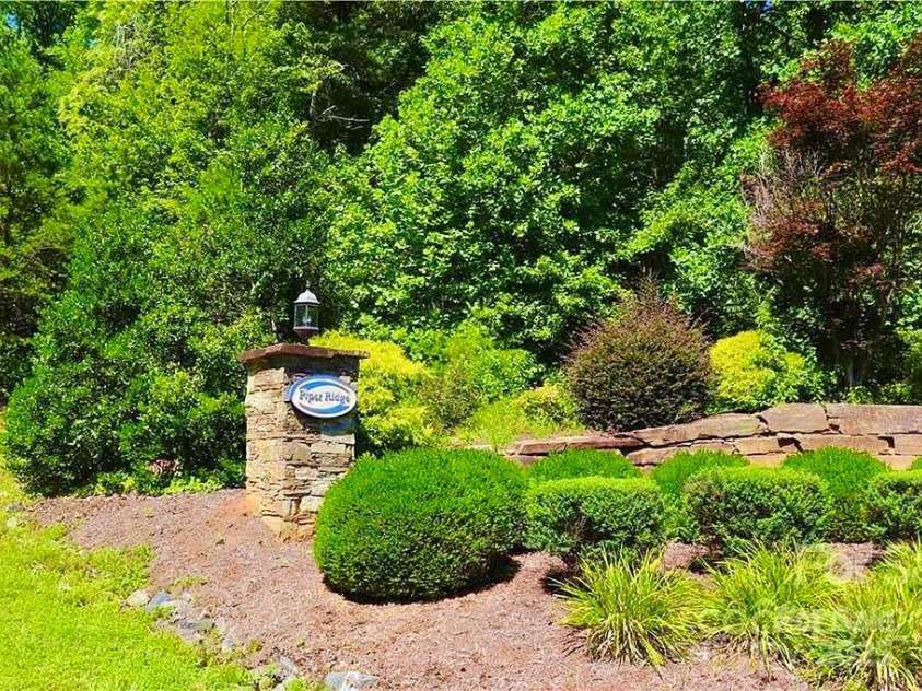 2102 Piper Ridge Drive, Lenoir, NC 28645.  MLS# CAR4221810, YatesRealty ID 5172. 