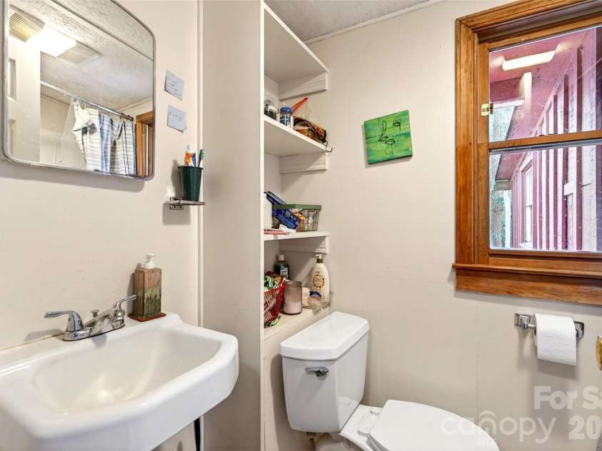 951,953,955,959 NC 9 Highway, Black Mountain, NC 28711.  MLS# CAR4342594, YatesRealty ID 5172. 