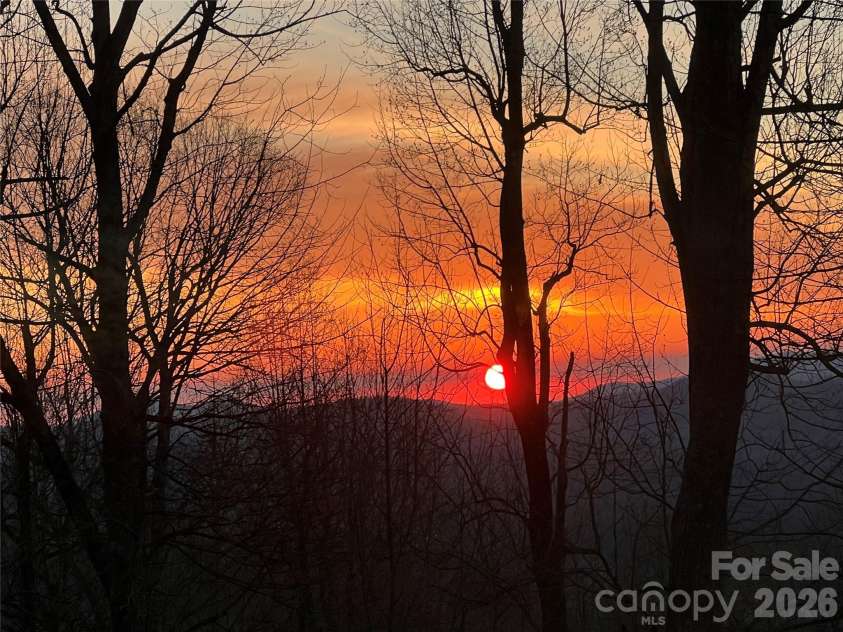 404 Southview Lane, Flat Rock, NC 28731.  MLS# CAR4425880, YatesRealty ID 51727. 