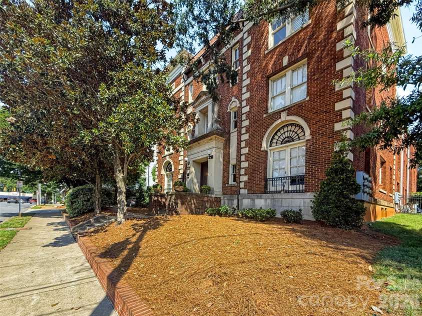 712 Louise Avenue, Charlotte, NC 28204.  MLS# CAR4424706, YatesRealty ID 51729. 