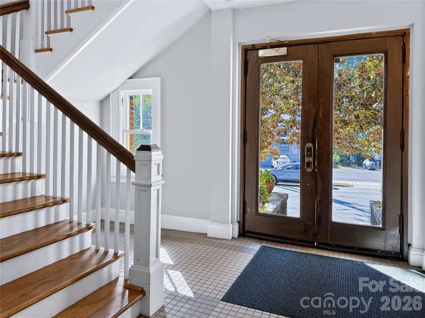 712 Louise Avenue, Charlotte, NC 28204.  MLS# CAR4424706, YatesRealty ID 51729. 
