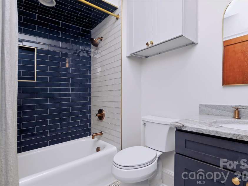 712 Louise Avenue, Charlotte, NC 28204.  MLS# CAR4424706, YatesRealty ID 51729. 