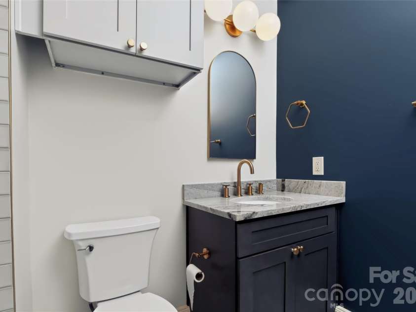 712 Louise Avenue, Charlotte, NC 28204.  MLS# CAR4424706, YatesRealty ID 51729. 