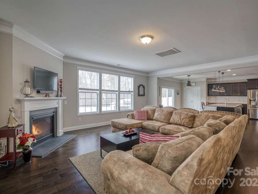 3836 Lake Breeze Drive, Sherrills Ford, NC 28673.  MLS# CAR4216958, YatesRealty ID 5173. 