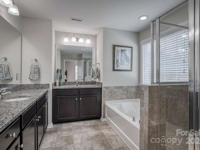 3836 Lake Breeze Drive, Sherrills Ford, NC 28673.  MLS# CAR4216958, YatesRealty ID 5173. 