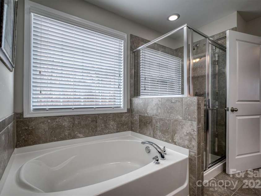 3836 Lake Breeze Drive, Sherrills Ford, NC 28673.  MLS# CAR4216958, YatesRealty ID 5173. 