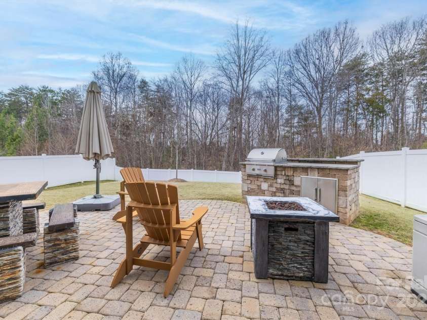 3836 Lake Breeze Drive, Sherrills Ford, NC 28673.  MLS# CAR4216958, YatesRealty ID 5173. 