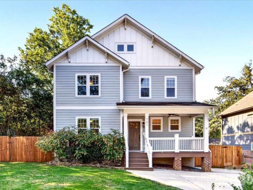 701 Seldon Drive, Charlotte, NC 28216.  MLS# CAR4423405, YatesRealty ID 51731. 