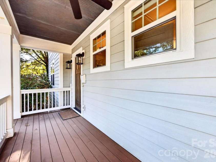 701 Seldon Drive, Charlotte, NC 28216.  MLS# CAR4423405, YatesRealty ID 51731. 