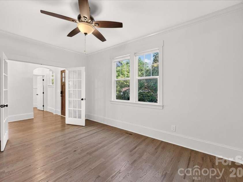 701 Seldon Drive, Charlotte, NC 28216.  MLS# CAR4423405, YatesRealty ID 51731. 