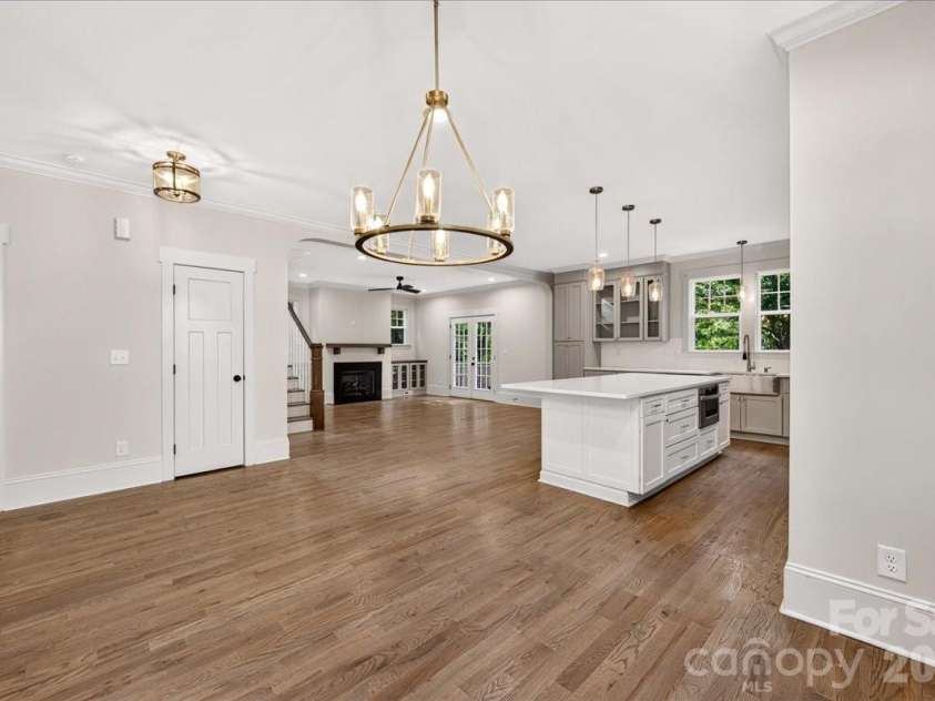 701 Seldon Drive, Charlotte, NC 28216.  MLS# CAR4423405, YatesRealty ID 51731. 