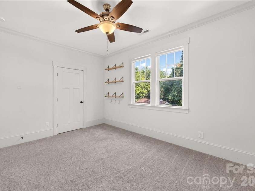 701 Seldon Drive, Charlotte, NC 28216.  MLS# CAR4423405, YatesRealty ID 51731. 