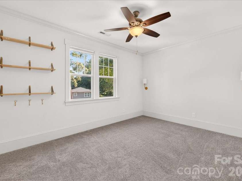 701 Seldon Drive, Charlotte, NC 28216.  MLS# CAR4423405, YatesRealty ID 51731. 