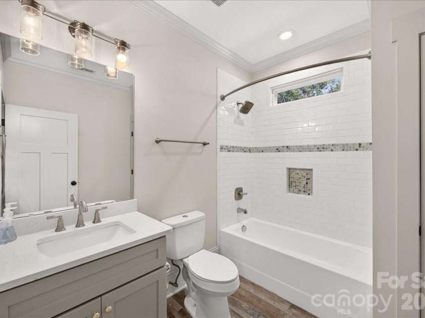 701 Seldon Drive, Charlotte, NC 28216.  MLS# CAR4423405, YatesRealty ID 51731. 