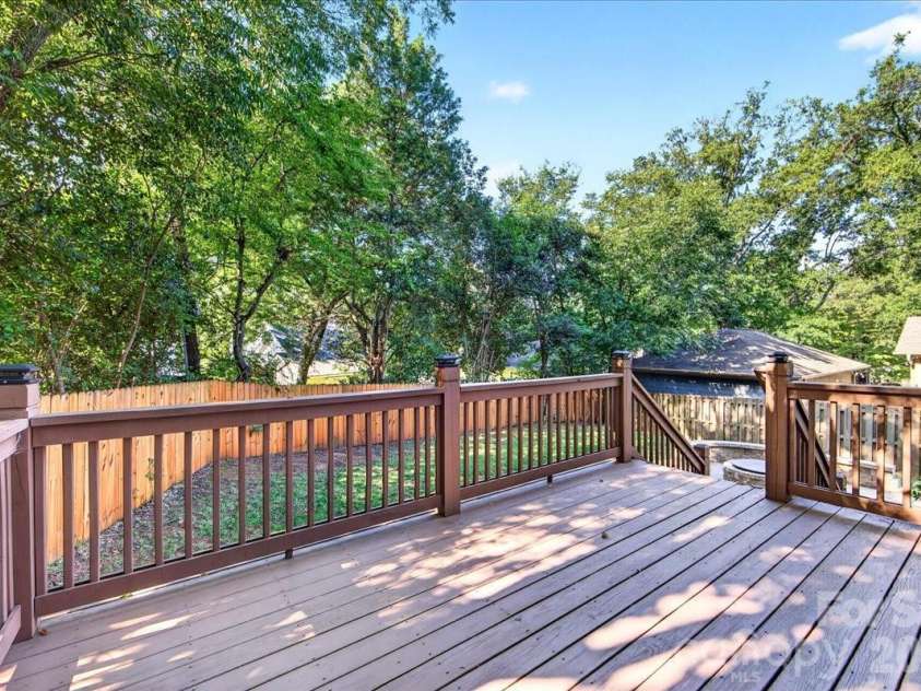 701 Seldon Drive, Charlotte, NC 28216.  MLS# CAR4423405, YatesRealty ID 51731. 