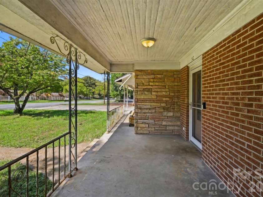 512 1st Street, Conover, NC 28613.  MLS# CAR4423919, YatesRealty ID 51732. 
