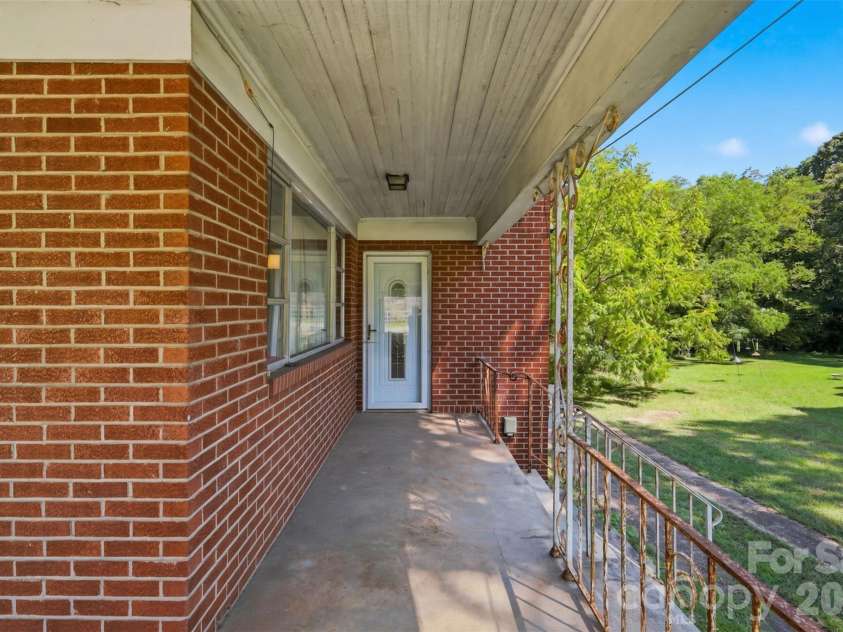 512 1st Street, Conover, NC 28613.  MLS# CAR4423919, YatesRealty ID 51732. 