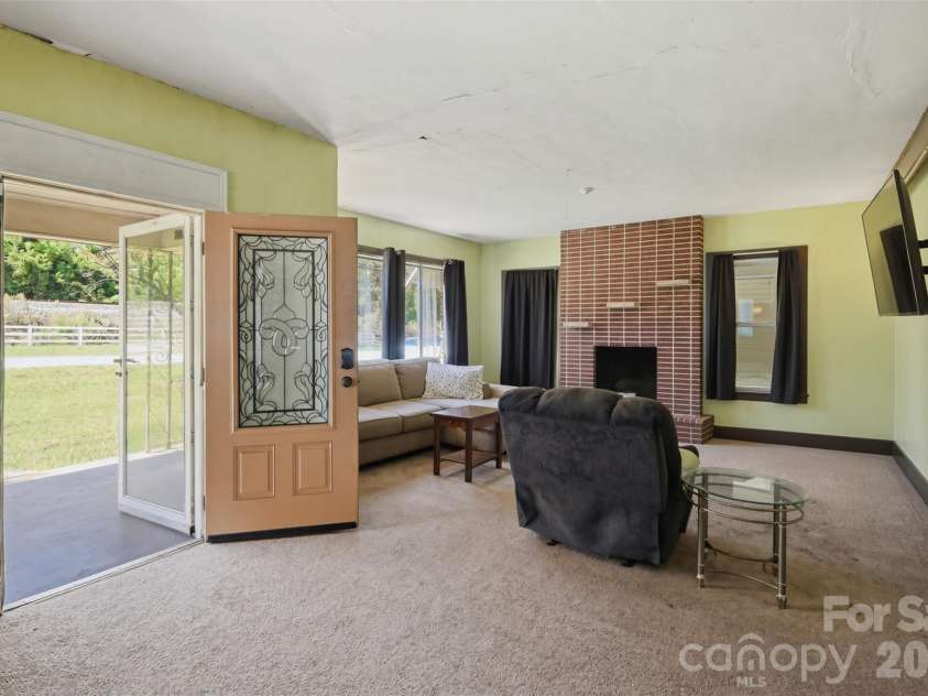 512 1st Street, Conover, NC 28613.  MLS# CAR4423919, YatesRealty ID 51732. 