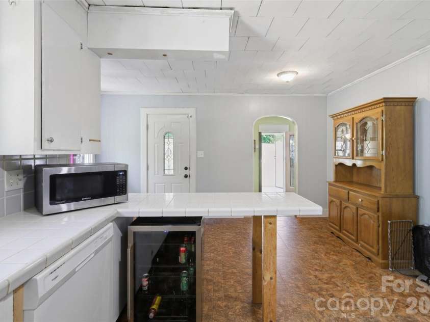 512 1st Street, Conover, NC 28613.  MLS# CAR4423919, YatesRealty ID 51732. 