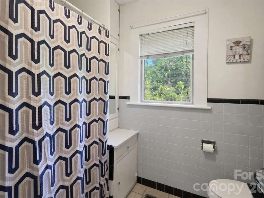 512 1st Street, Conover, NC 28613.  MLS# CAR4423919, YatesRealty ID 51732. 
