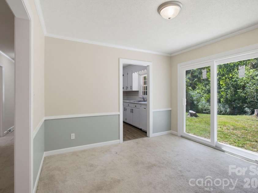 115 Monroe Drive, Lexington, NC 27295.  MLS# CAR4426243, YatesRealty ID 51733. 