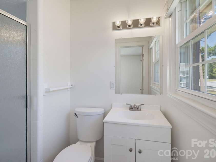 115 Monroe Drive, Lexington, NC 27295.  MLS# CAR4426243, YatesRealty ID 51733. 