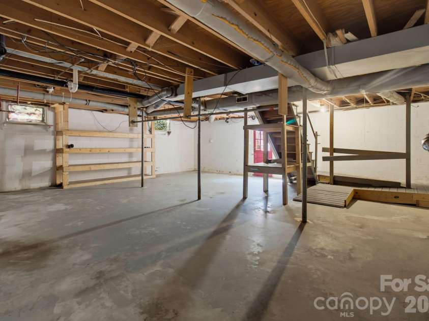 115 Monroe Drive, Lexington, NC 27295.  MLS# CAR4426243, YatesRealty ID 51733. 